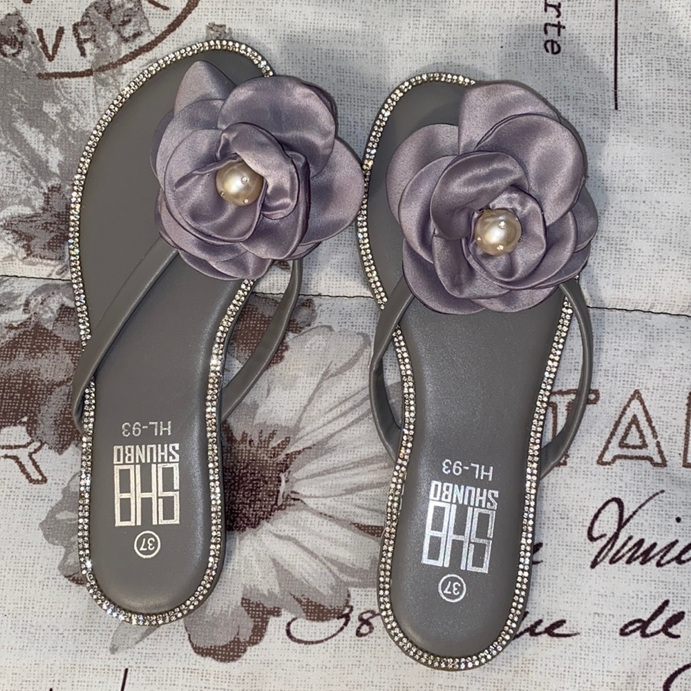 Aesthetic flip flops Silverish/Gray Bedazzled Trim with flower and pearl detail